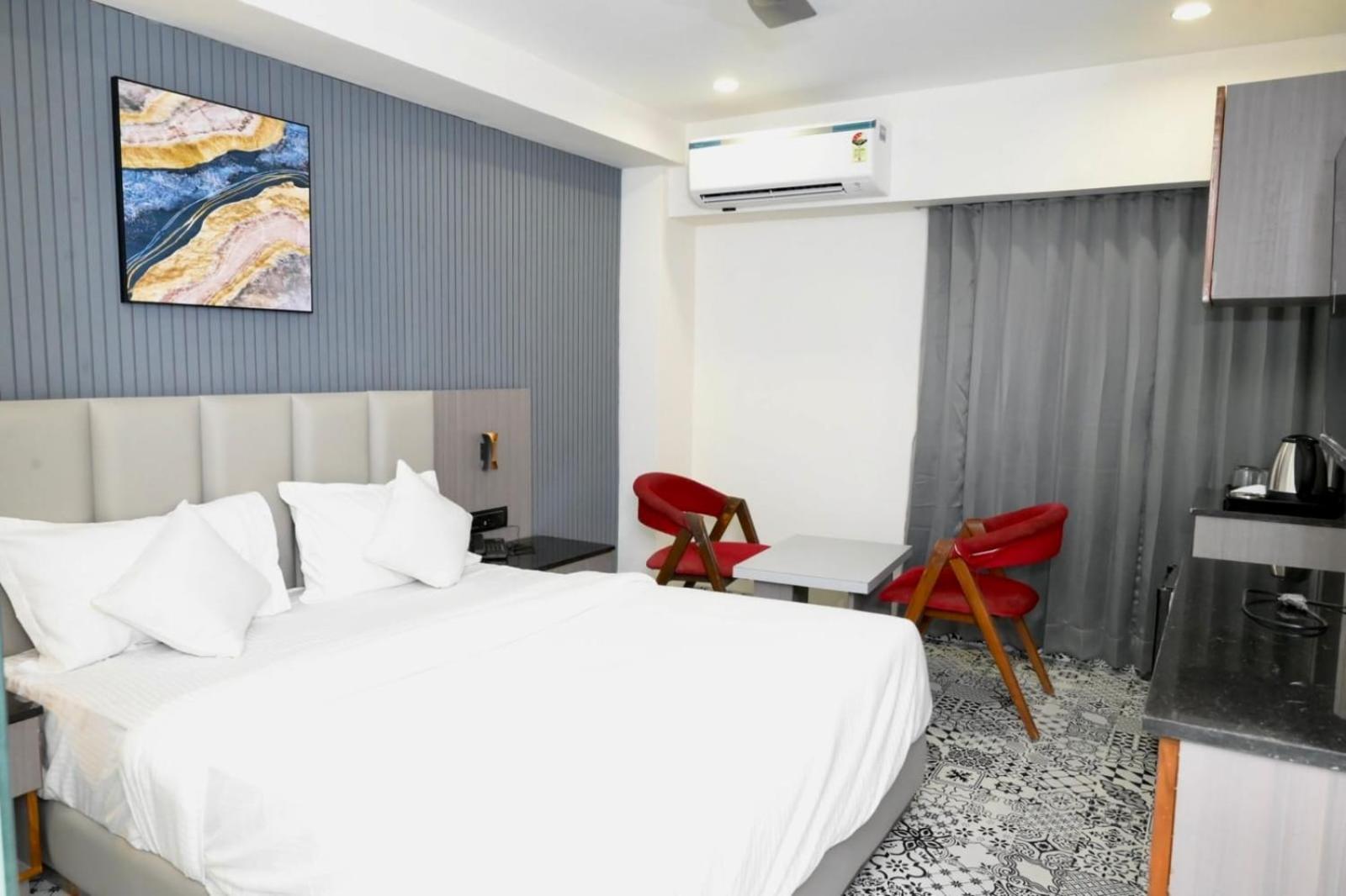 Hotel Dream أحمد أباد المظهر الخارجي الصورة